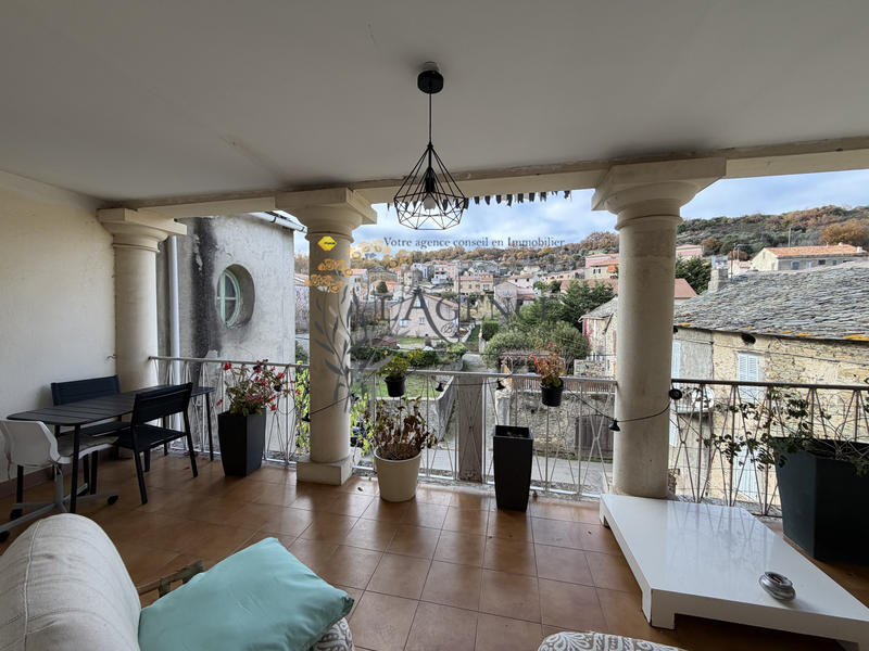 Appartement - 180 m² - 7 pièces