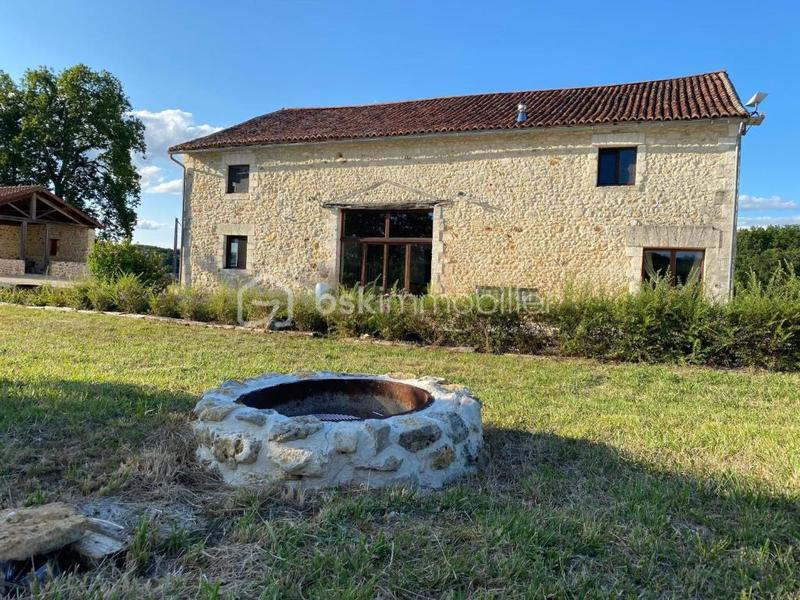 Demeure - 337 m² - 12 pièces