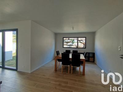 Maison - 98 m² - 4 pièces