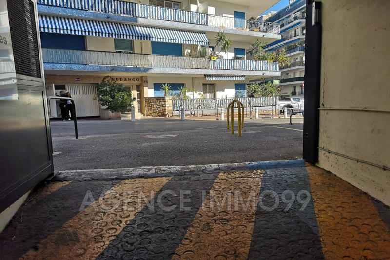 Parking / Garage - 14 m²