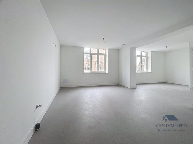 Bureau - 74 m² - 1 pièce