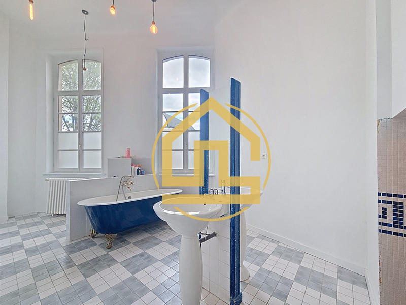 Appartement - 177 m² - 6 pièces