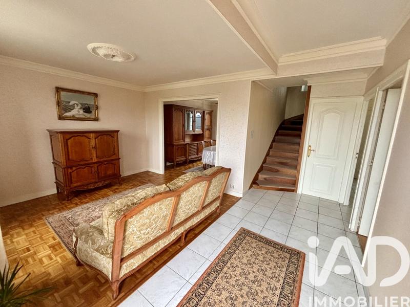 Maison - 174 m² - 8 pièces