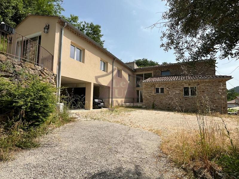 Mas - 217 m² - 6 pièces