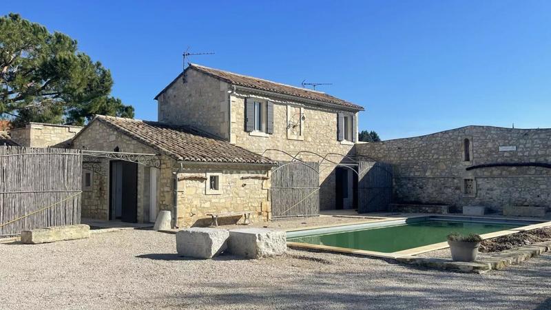 Mas - 195 m² - 9 pièces