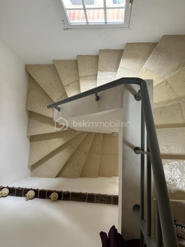 Maison - 180 m² - 8 pièces