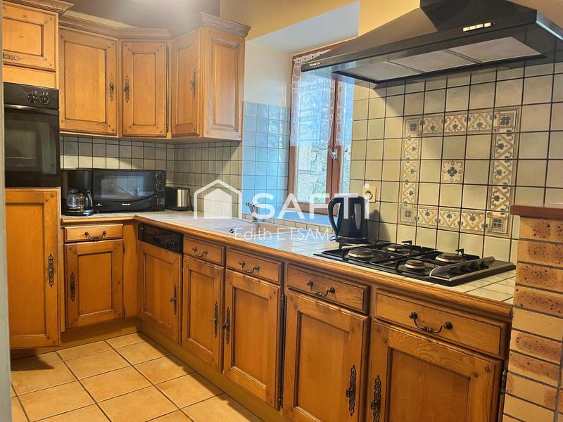 Maison - 211 m² - 11 pièces