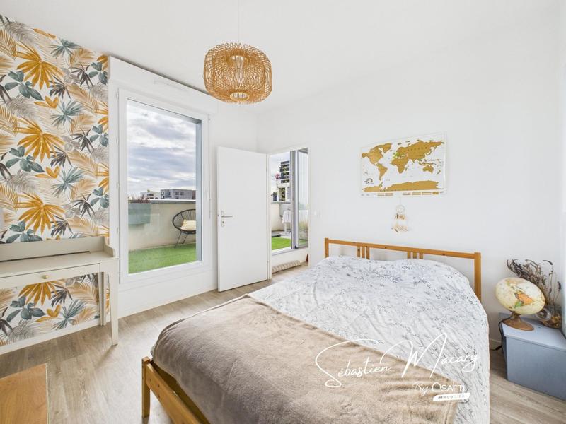 Appartement - 96 m² - 5 pièces