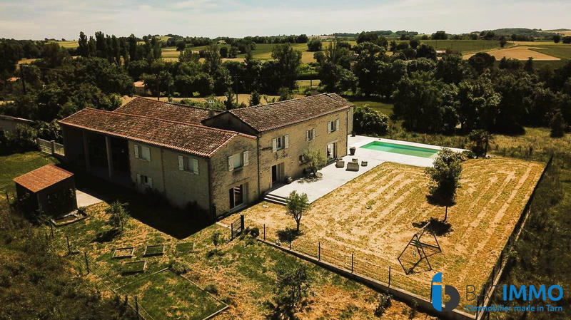 Maison - 308 m² - 8 pièces