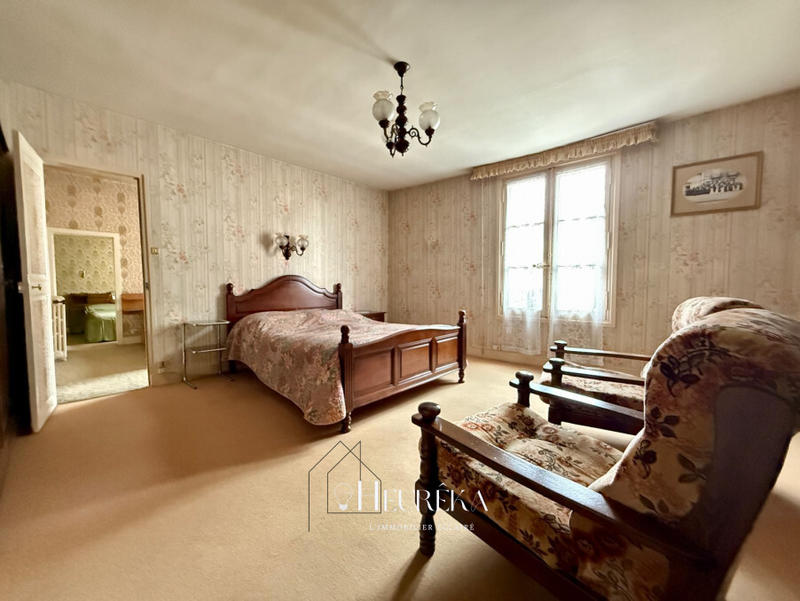 Maison - 250 m² - 7 pièces