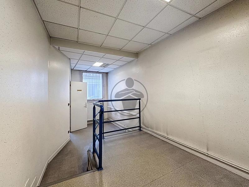 Immeuble - 131 m² - 9 pièces