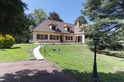 Villa - 225 m² - 8 pièces