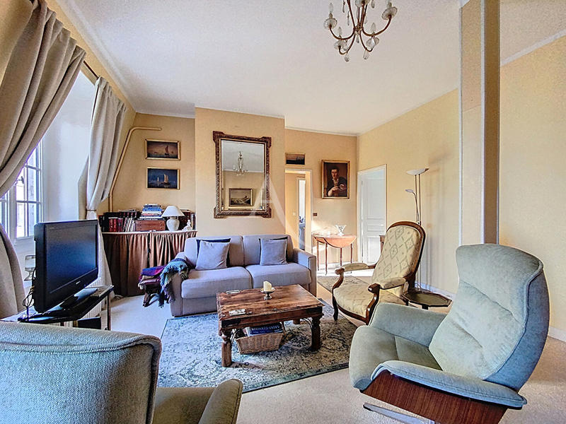 Appartement - 90 m² - 4 pièces