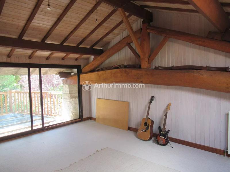 Maison - 274 m² - 8 pièces