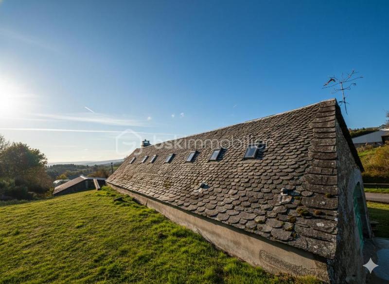 Maison - 238 m² - 12 pièces