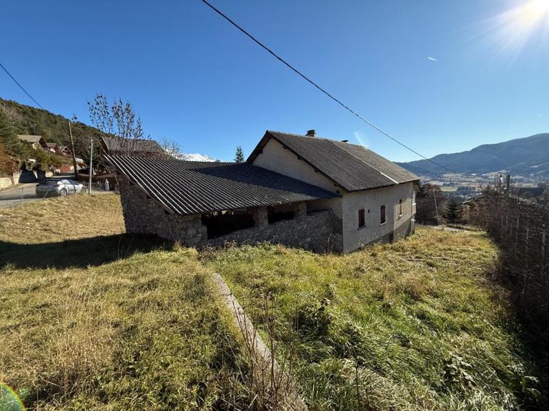 Maison - 250 m² - 6 pièces