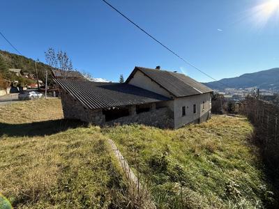 Maison - 250 m² - 6 pièces