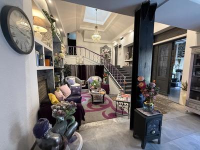 Loft - 285 m² - 8 pièces