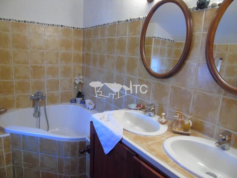 Maison - 159 m² - 7 pièces