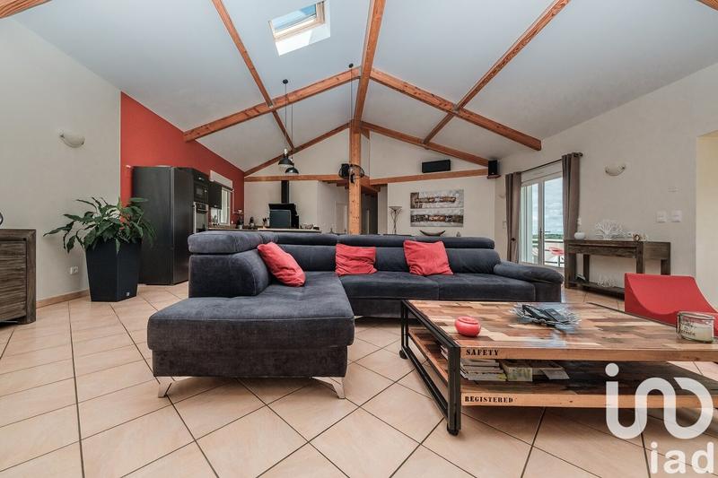 Maison - 222 m² - 6 pièces