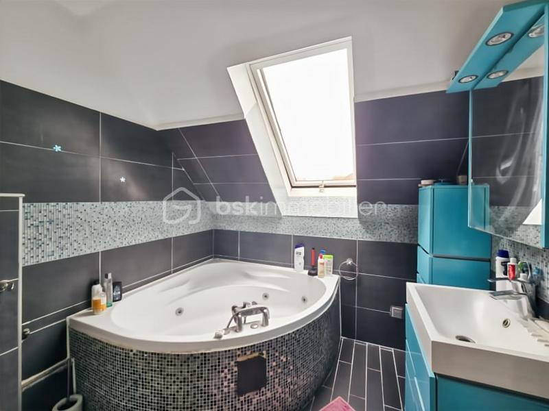 Maison - 108 m² - 7 pièces