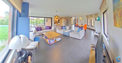 Maison - 206 m² - 6 pièces