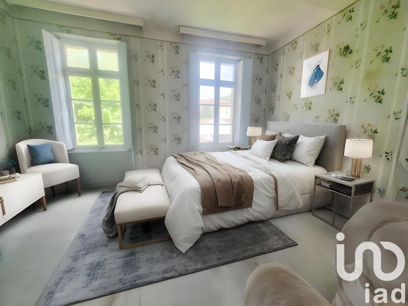 Maison - 331 m² - 9 pièces