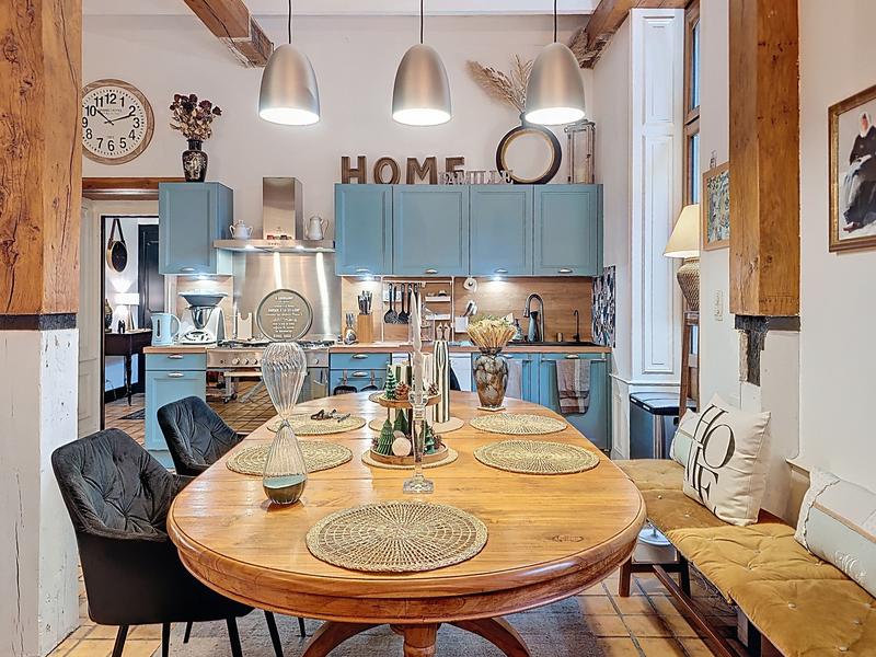 Maison - 350 m² - 11 pièces