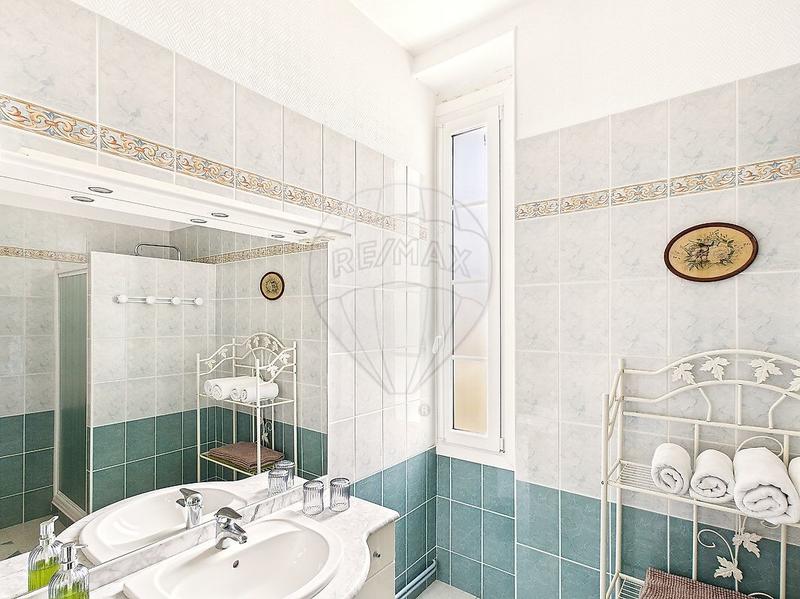 Maison de maîtres - 531 m² - 11 pièces