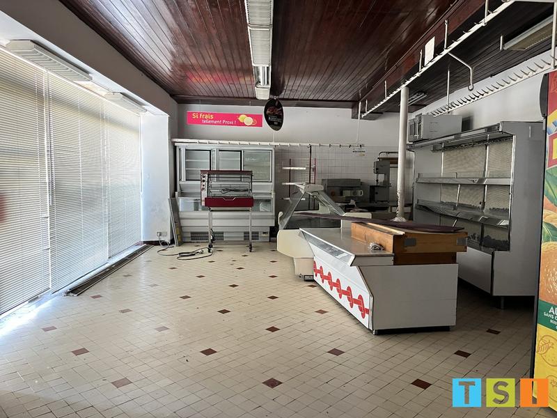 Maison - 610 m² - 12 pièces