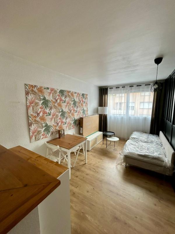 Studio - 25 m² - 1 pièce