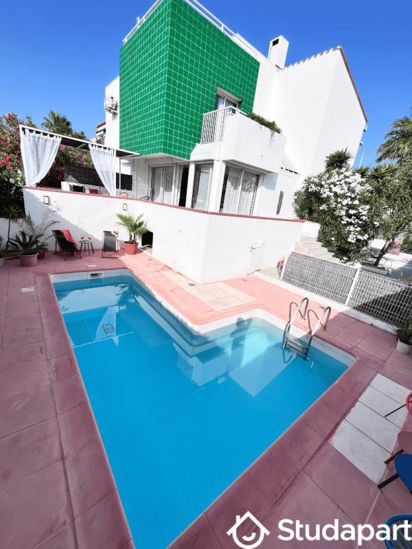 Chambre - 13 m² - 1 pièce