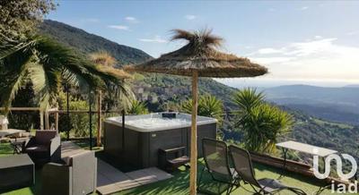 Maison - 194 m² - 8 pièces