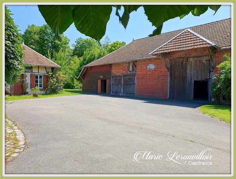 Maison - 402 m² - 12 pièces