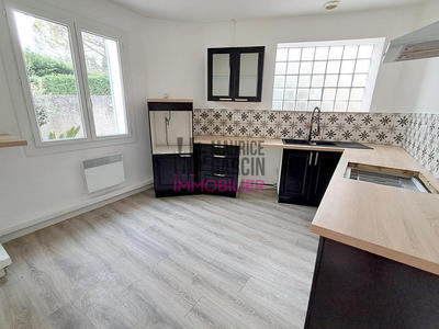 Maison - 104 m² - 4 pièces