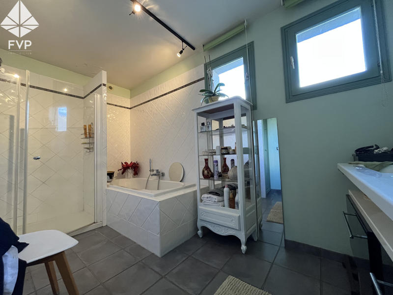 Maison - 194 m² - 7 pièces