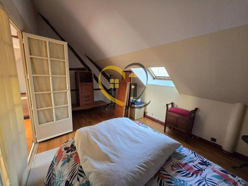 Maison - 180 m² - 5 pièces