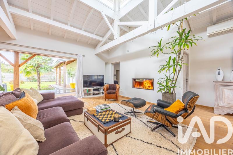 Maison de maîtres - 230 m² - 7 pièces