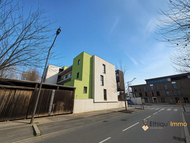 Appartement - 80 m² - 4 pièces