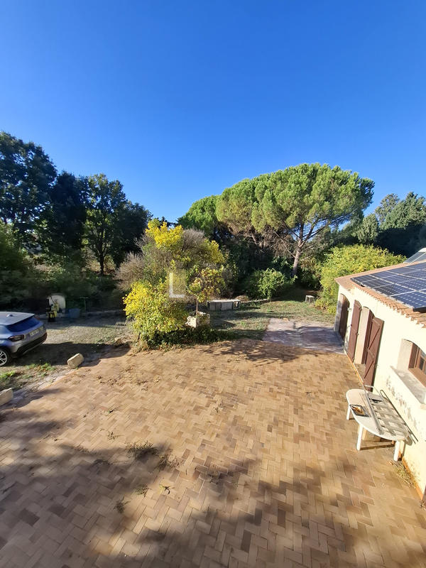 Maison - 220 m² - 7 pièces