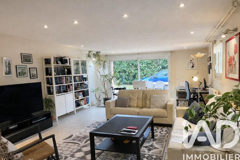 Maison - 228 m² - 7 pièces