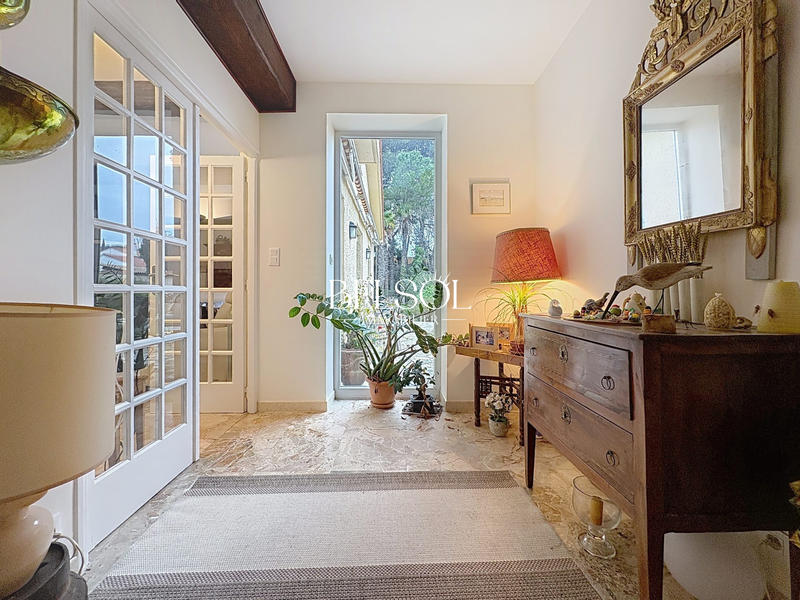 Maison - 205 m² - 6 pièces