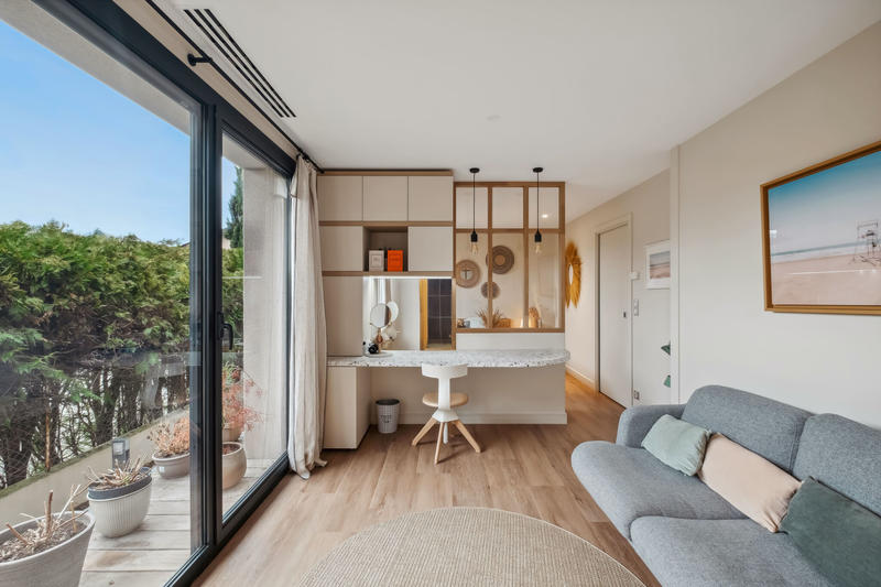 Maison - 203 m² - 6 pièces