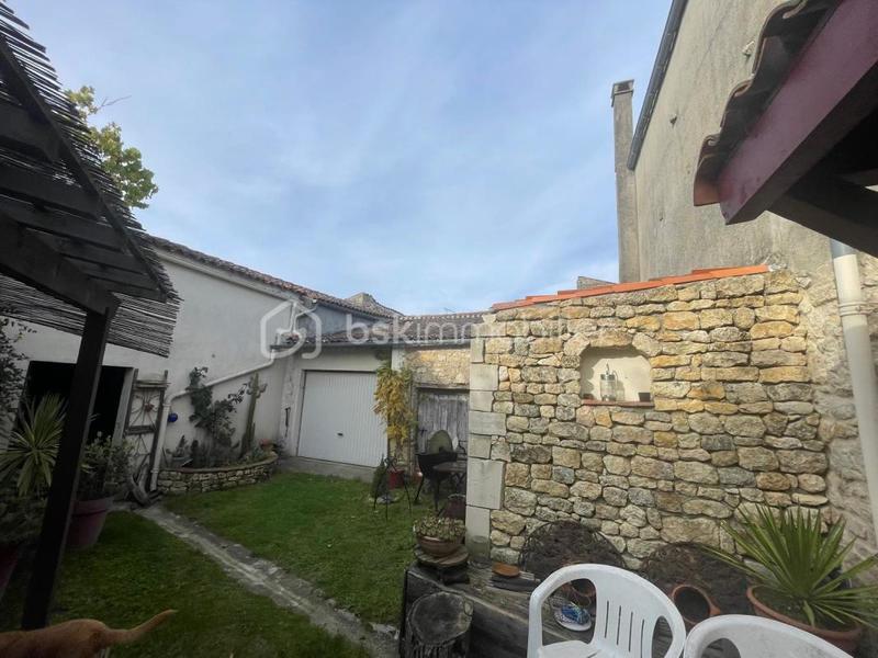 Maison en pierre - 77 m² - 4 pièces
