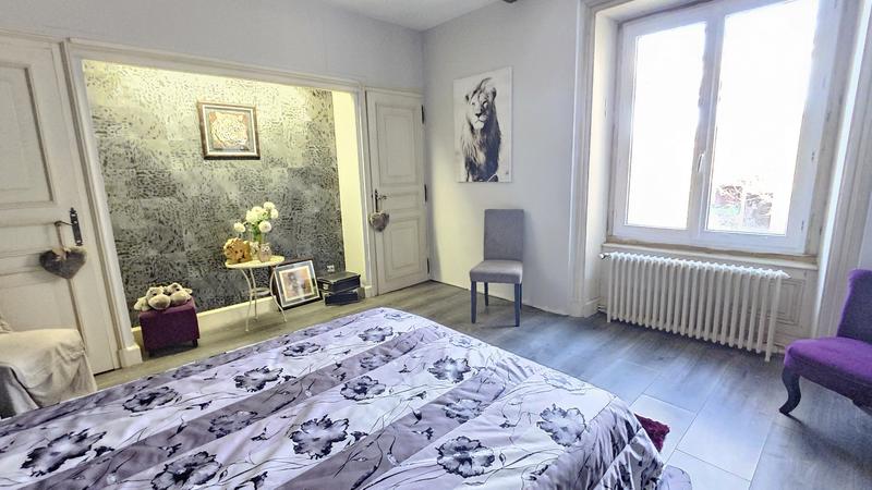 Maison - 445 m² - 10 pièces