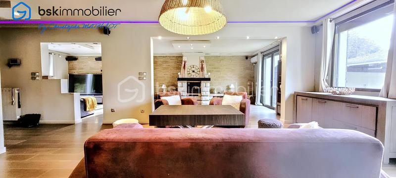 Propriété - 288 m² - 12 pièces