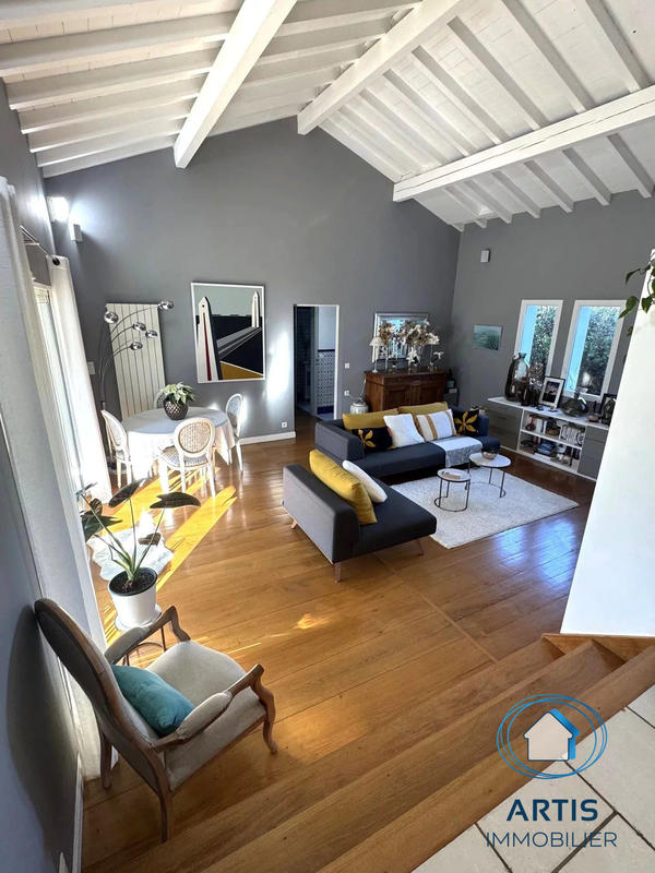 Maison - 194 m² - 6 pièces