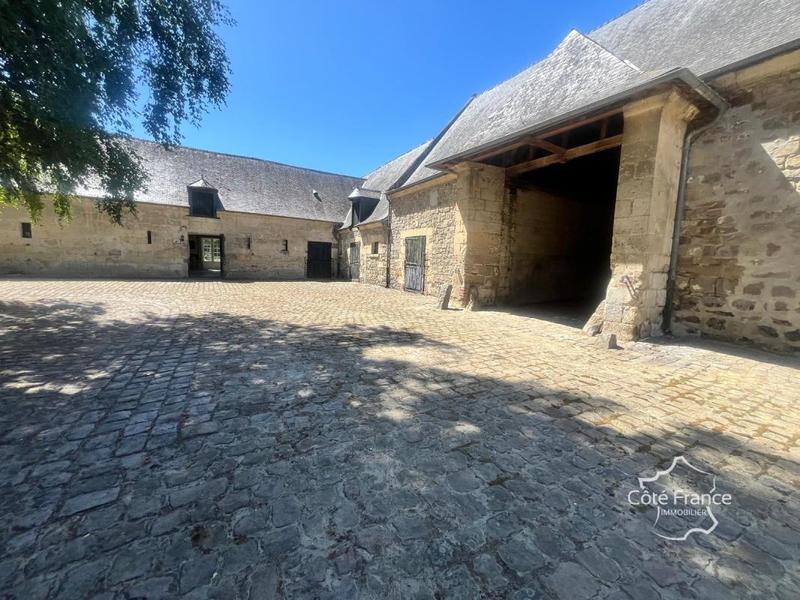 Maison - 278 m² - 14 pièces