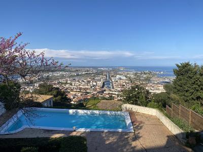 Maison - 165 m² - 5 pièces