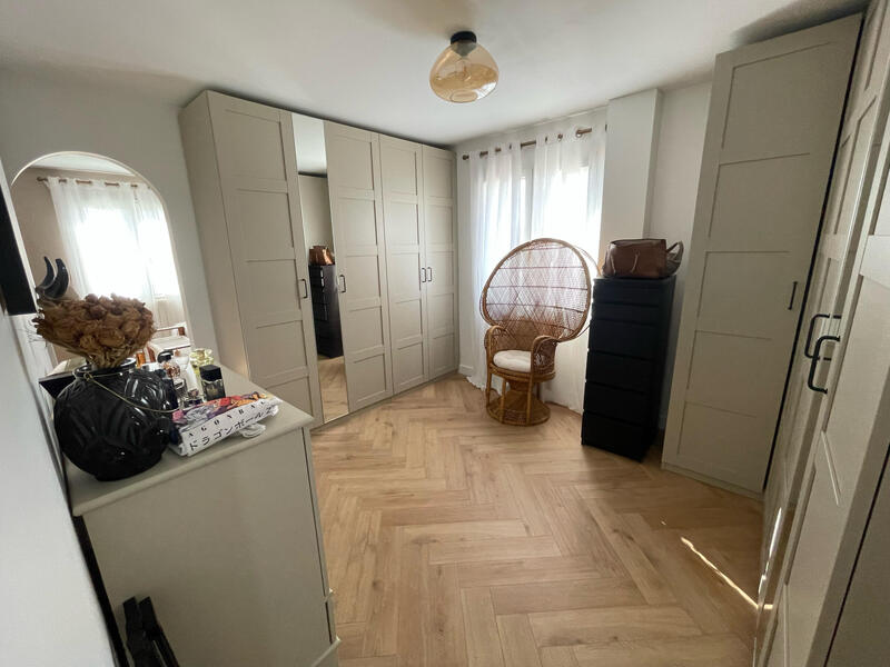 Maison - 195 m² - 9 pièces